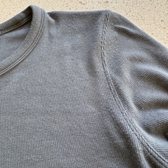 Lululemon Hold Tight Long Sleeve in Oil Gray, Size 6 - Picture 12 of 14